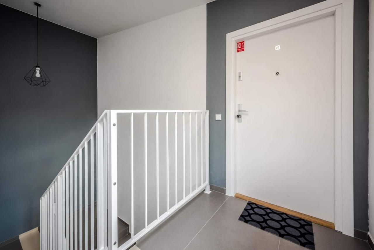Modern Apartment Arizona Studio Old Town Dietla Balcony Красков Екстериор снимка