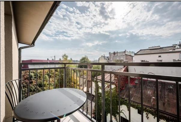 Modern Apartment Arizona Studio Old Town Dietla Balcony Красков Екстериор снимка